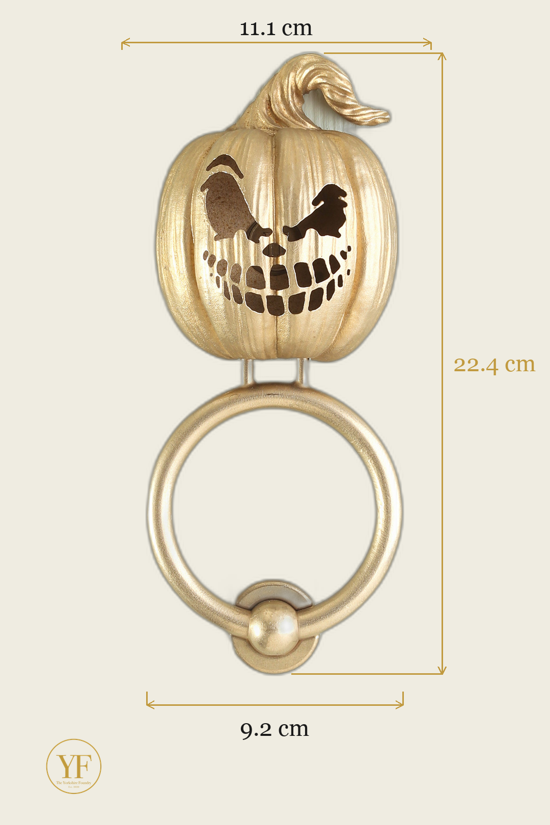 Smirking Jack-o'-Lantern door knocker head dimensions: head 11.1 cm wide, 22.4 cm overall on the standard 9.2 cm ring